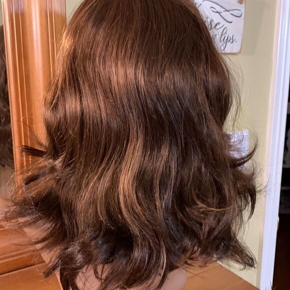 Brown wavy wig. Combs smoothly like hair.  Not sure if it's real/synthetic. - Picture 5 of 14